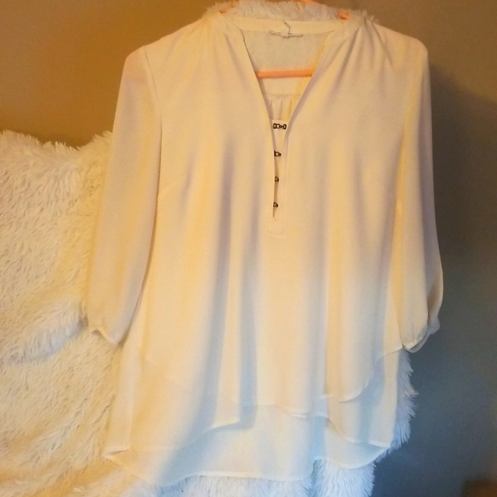 Maurices size M white blouce